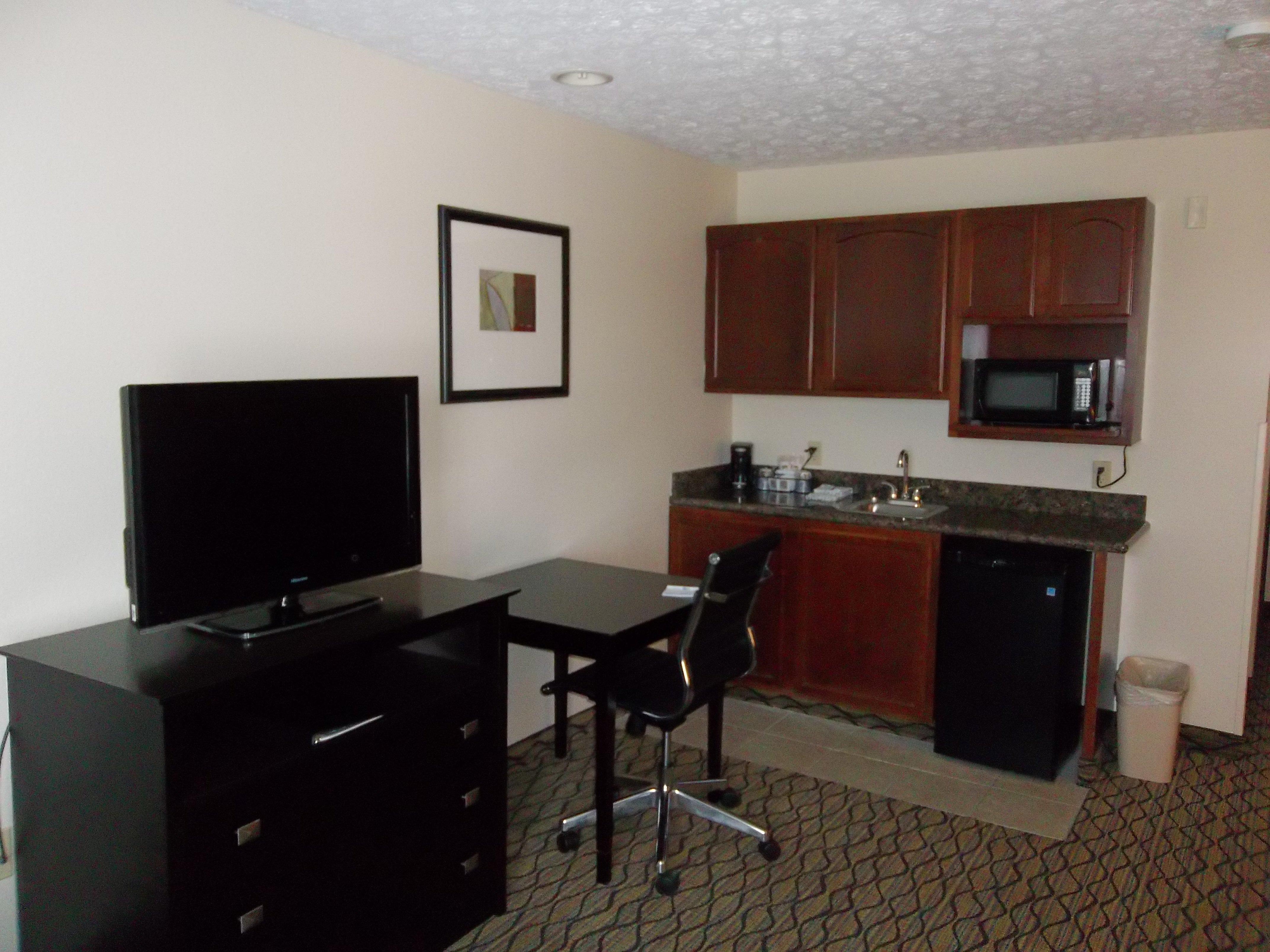 Holiday Inn Express Hotel & Suites Cadillac By Ihg Esterno foto