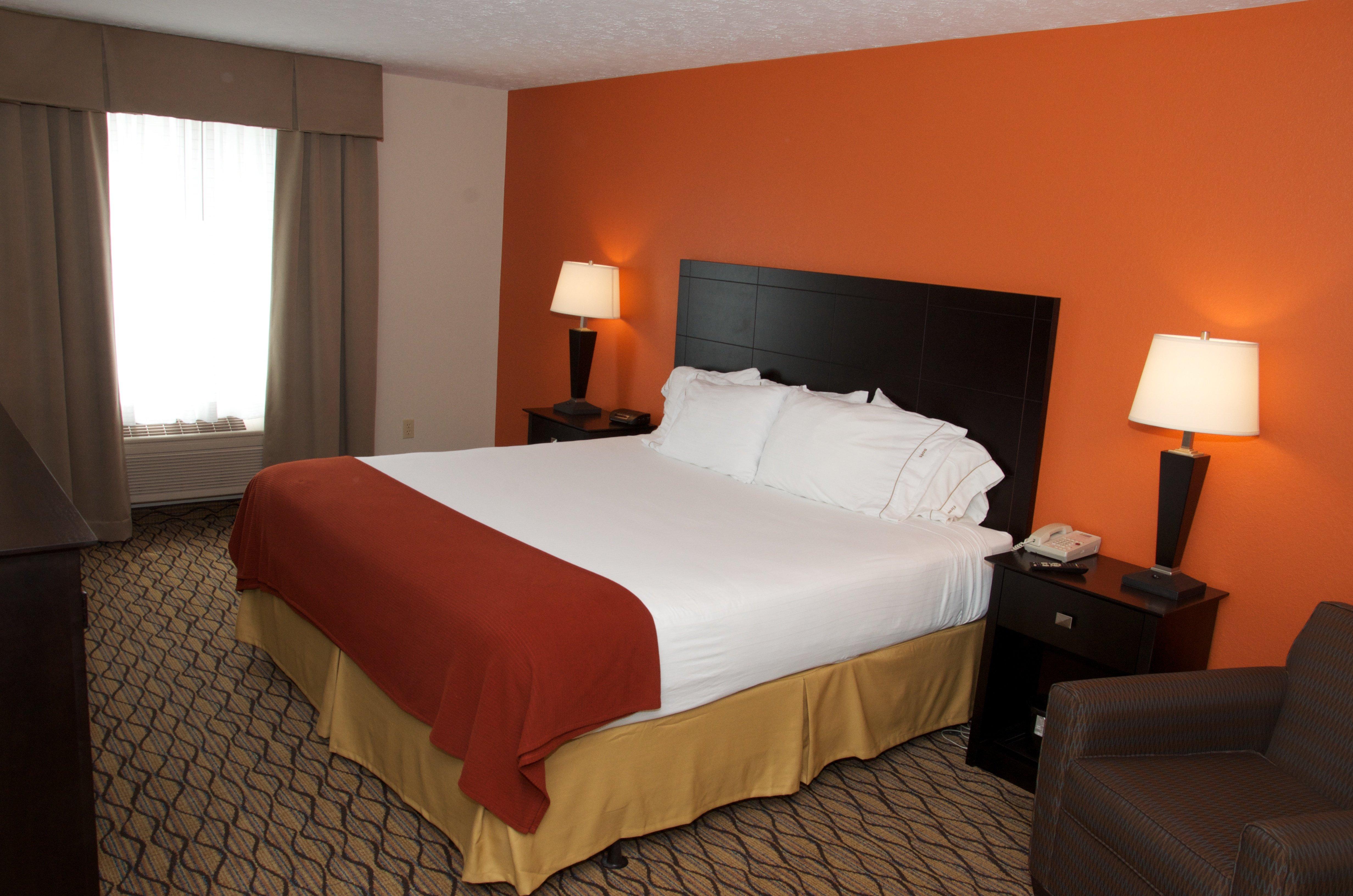 Holiday Inn Express Hotel & Suites Cadillac By Ihg Esterno foto
