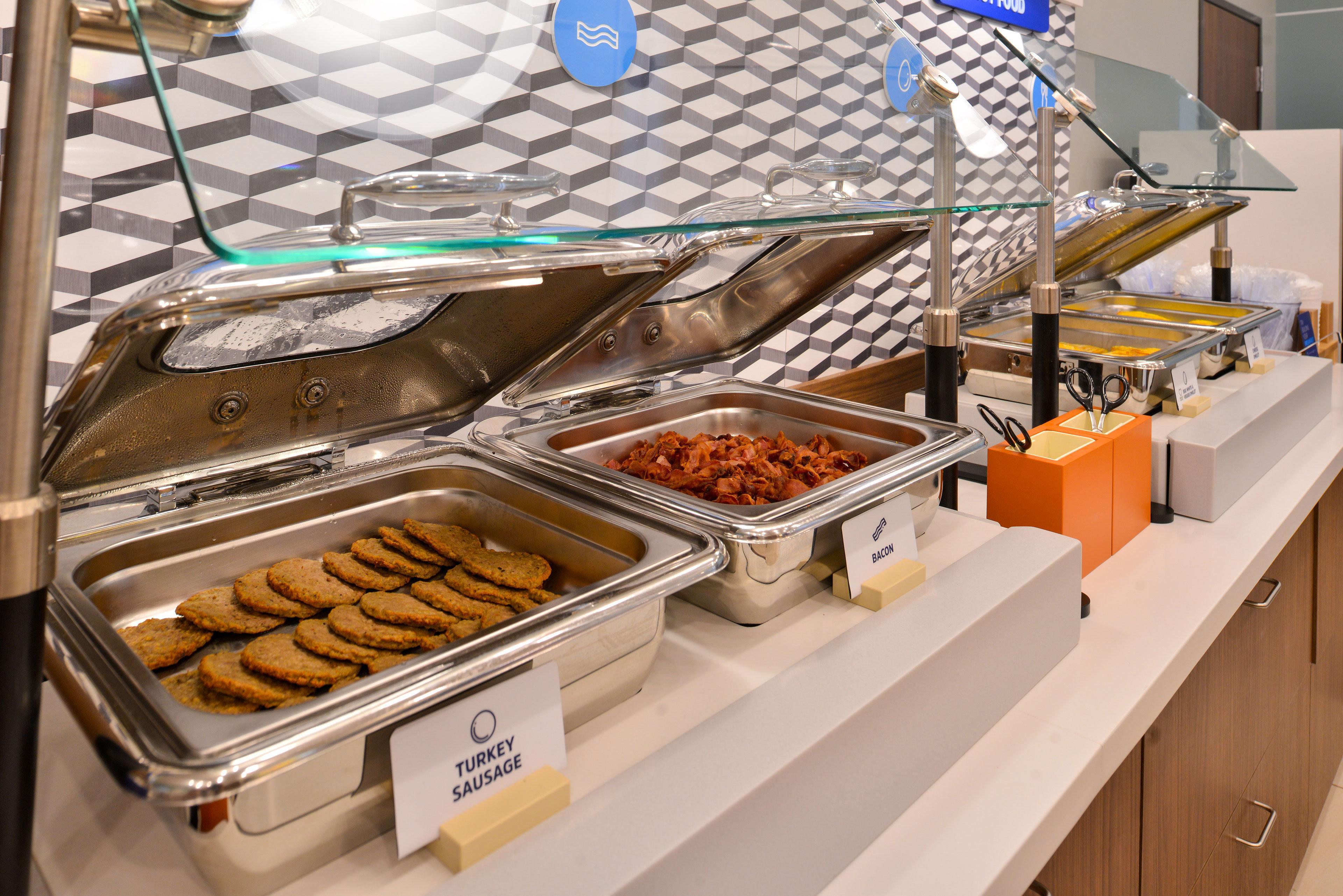 Holiday Inn Express Hotel & Suites Cadillac By Ihg Esterno foto