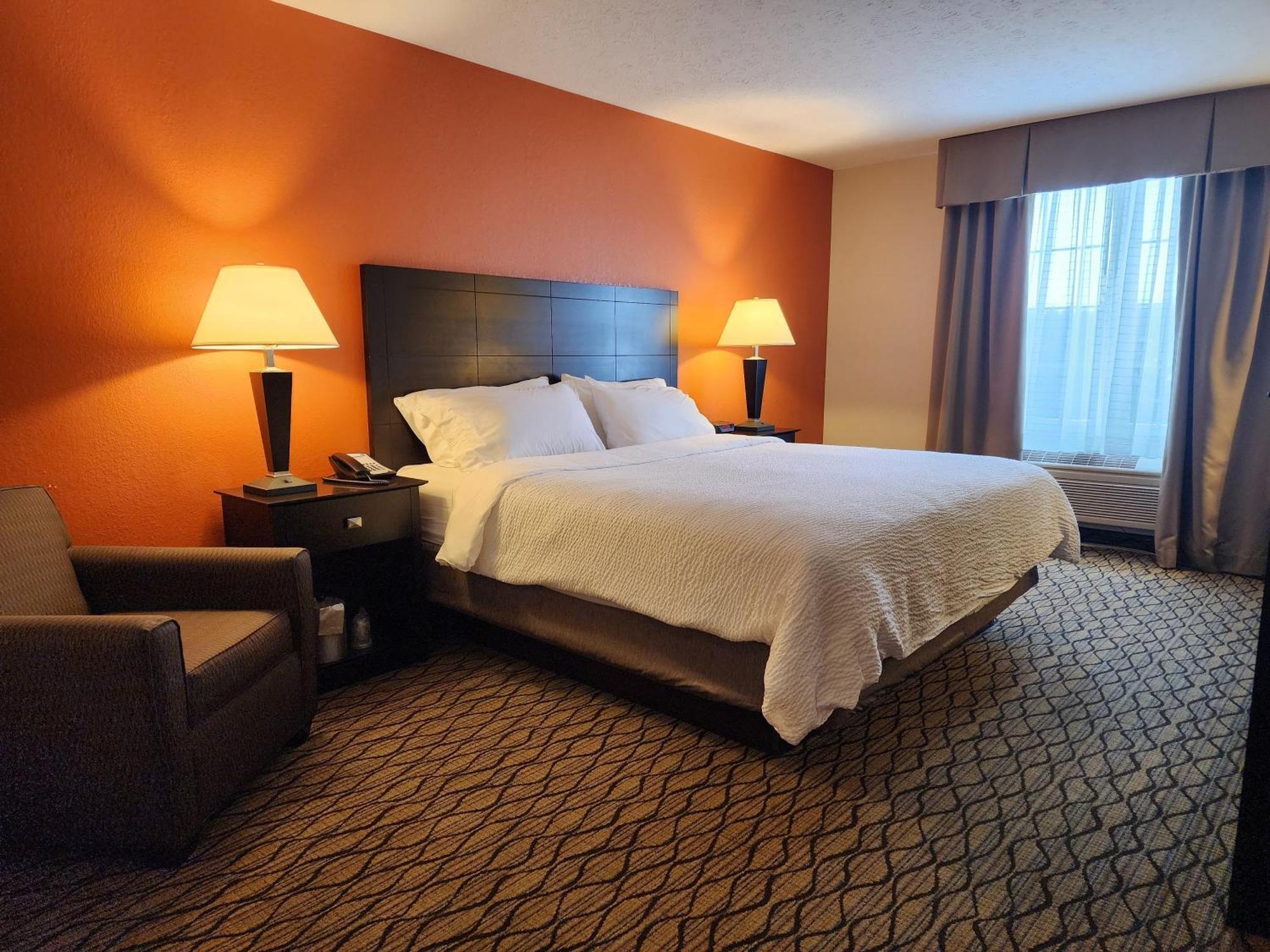 Holiday Inn Express Hotel & Suites Cadillac By Ihg Esterno foto