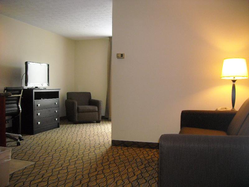 Holiday Inn Express Hotel & Suites Cadillac By Ihg Esterno foto